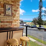 Lou\'S Tiki Pad